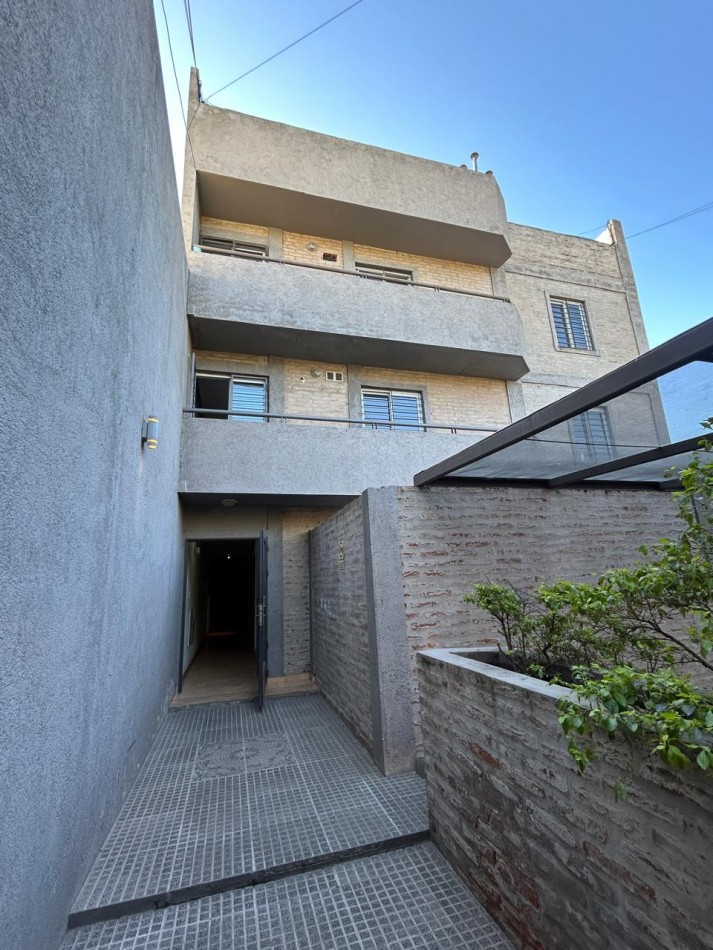 VENTA DEPARTAMENTO 3 DORMITORIOSC CON COCHERA - PUEYRREDON.