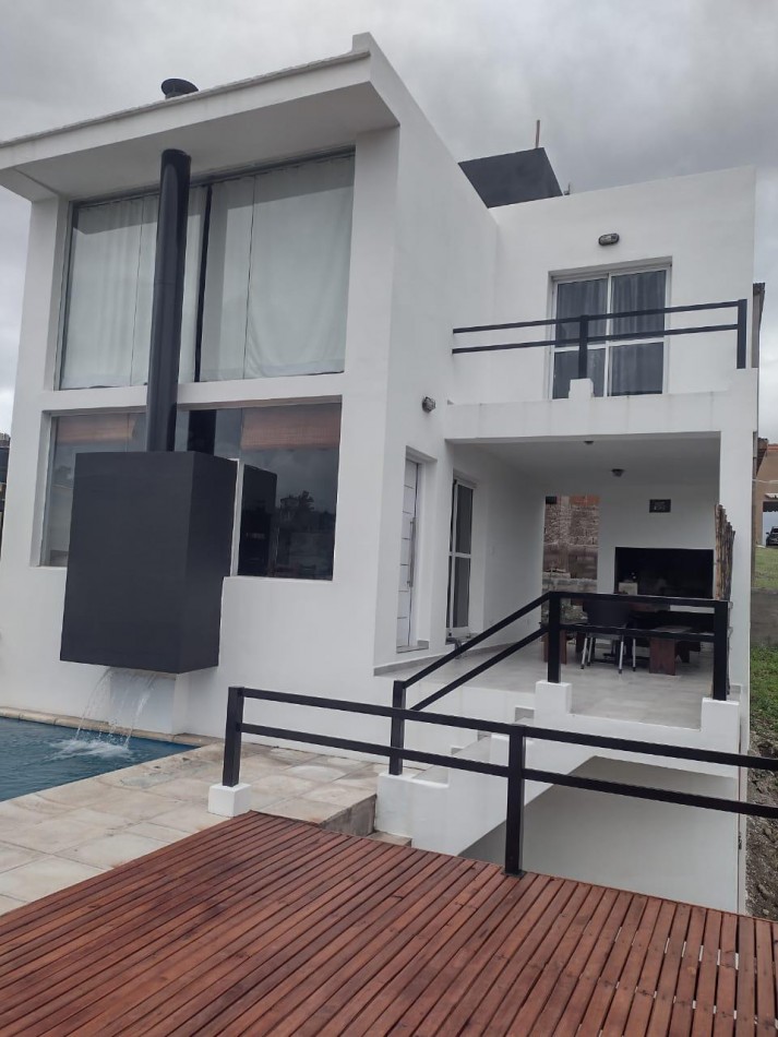 VENTA CASA EN POTRERO DE GARAY CON PILETA