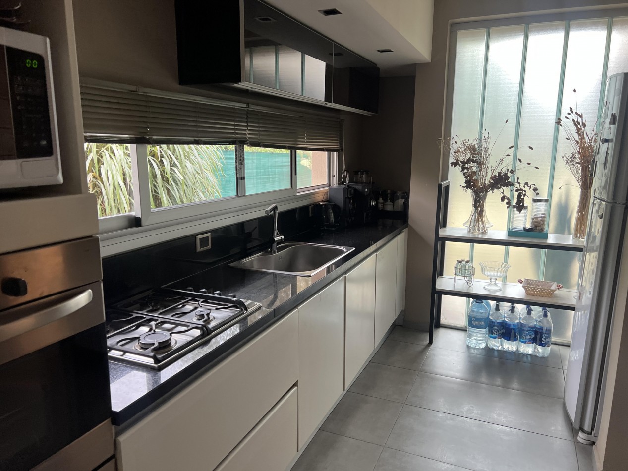 CAÑUELAS VILLAGE - CASA EN VENTA 3 DORMITORIOS CON PILETA.