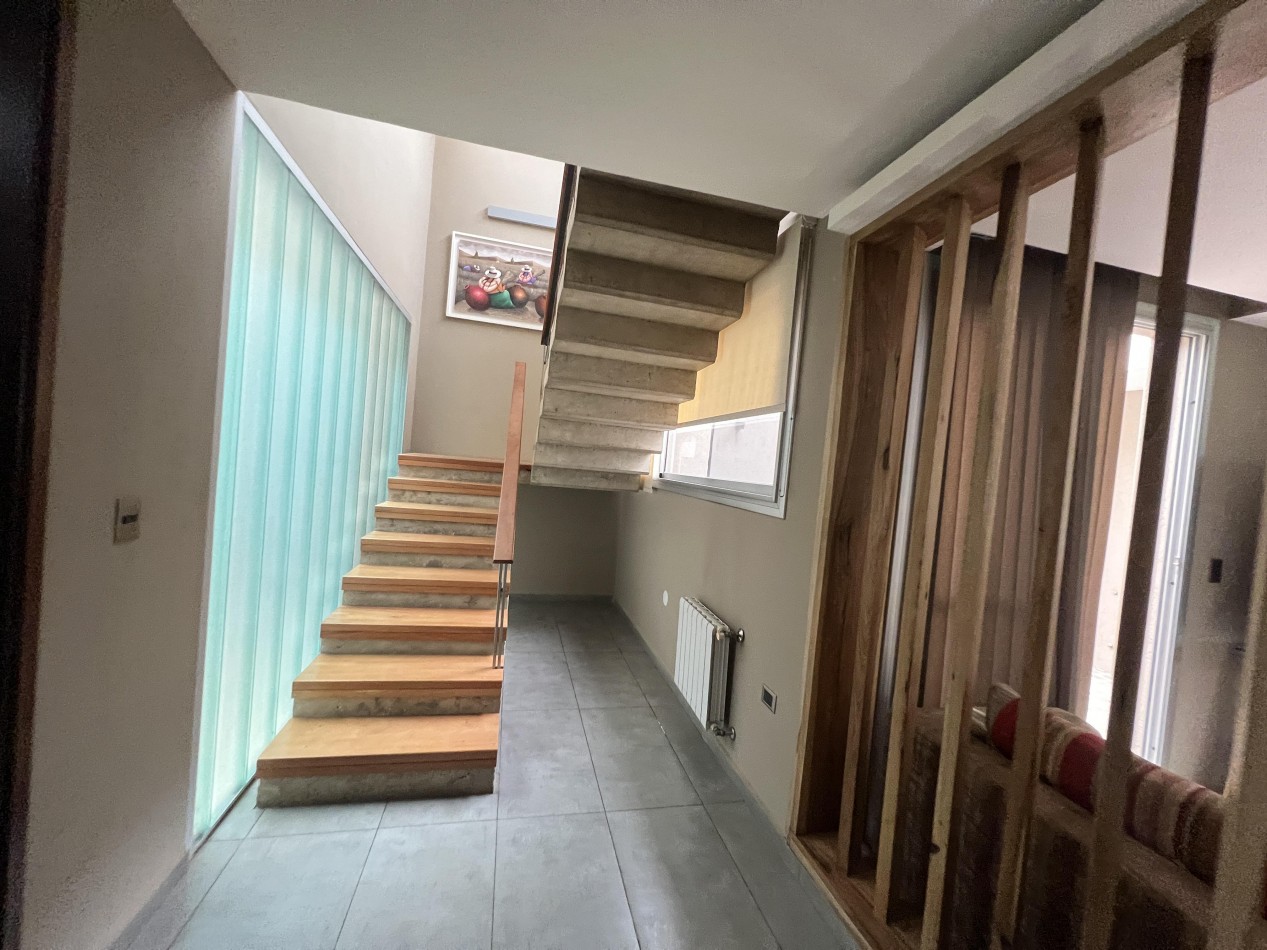 CAÑUELAS VILLAGE - CASA EN VENTA 3 DORMITORIOS CON PILETA.