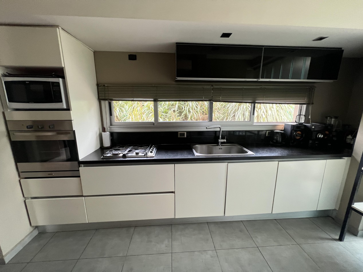 CAÑUELAS VILLAGE - CASA EN VENTA 3 DORMITORIOS CON PILETA.