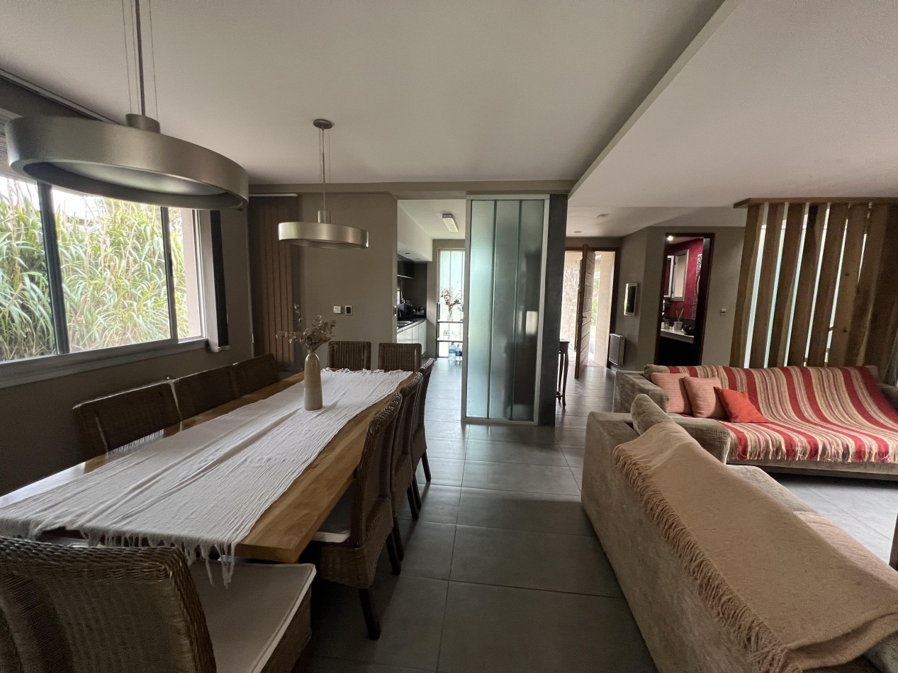 CAÑUELAS VILLAGE - CASA EN VENTA 3 DORMITORIOS CON PILETA.