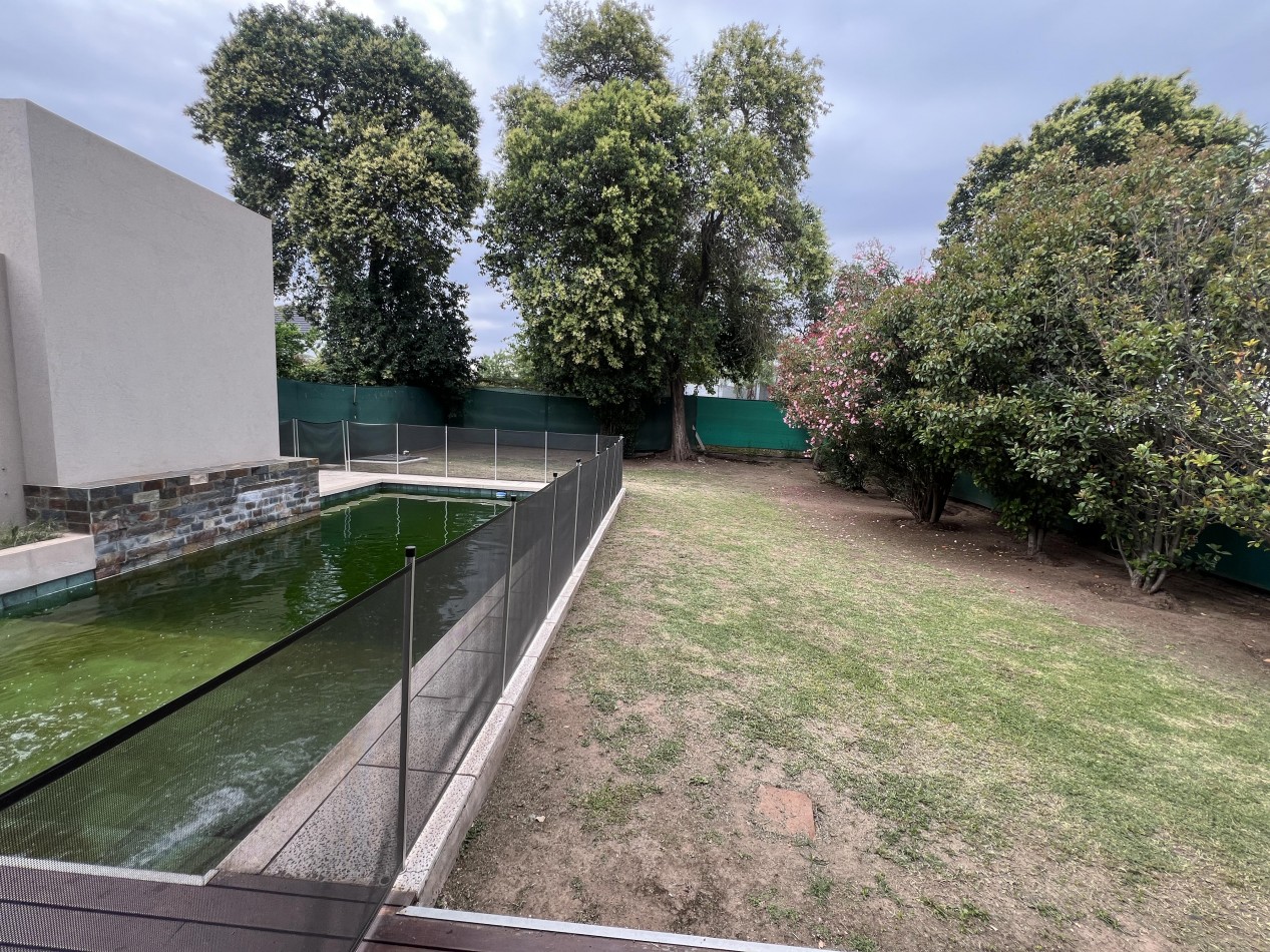 CAÑUELAS VILLAGE - CASA EN VENTA 3 DORMITORIOS CON PILETA.