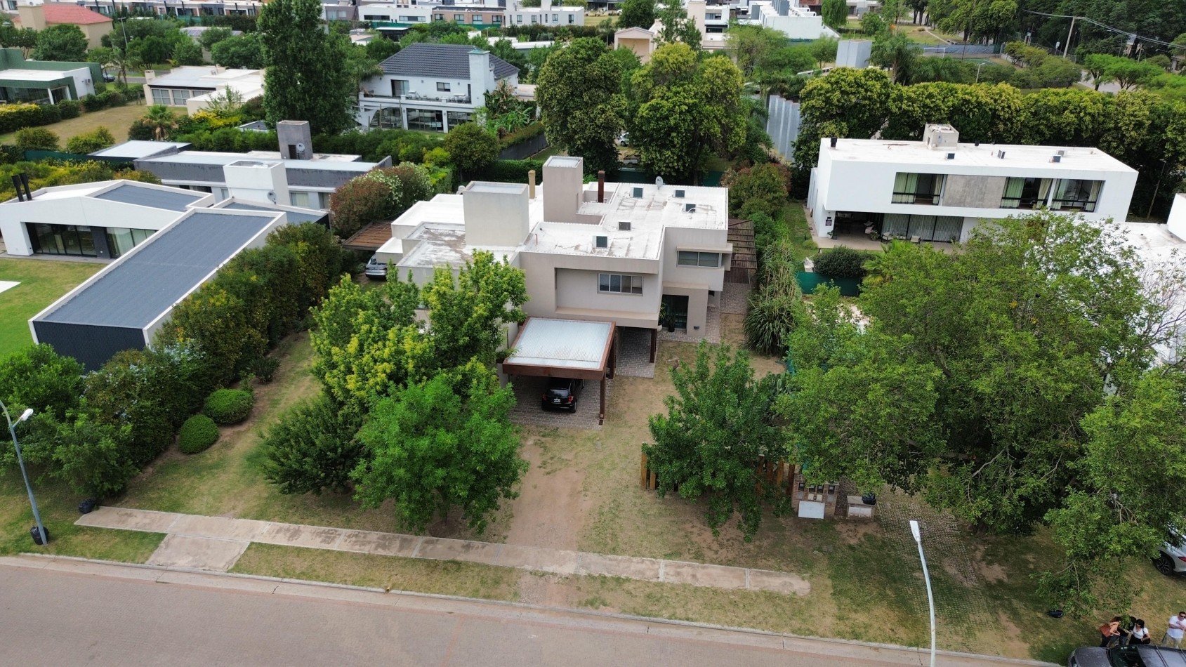 CAÑUELAS VILLAGE - CASA EN VENTA 3 DORMITORIOS CON PILETA.