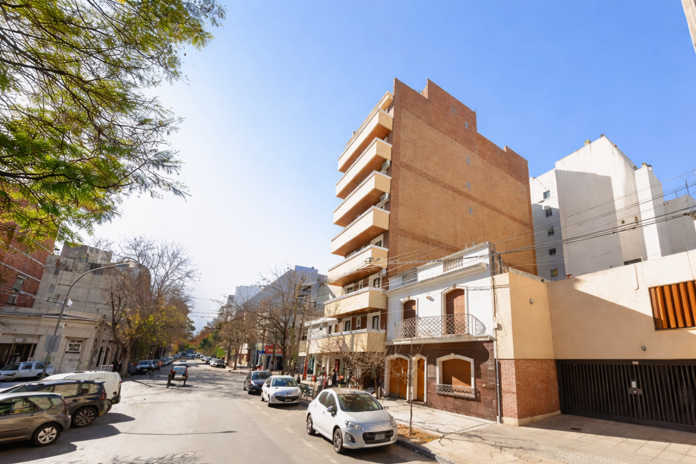 VENTA GENERAL PAZ - DEPARTAMENTO DE 2 DORMITORIOS FRENTE A LA PLAZA ALBERDI.