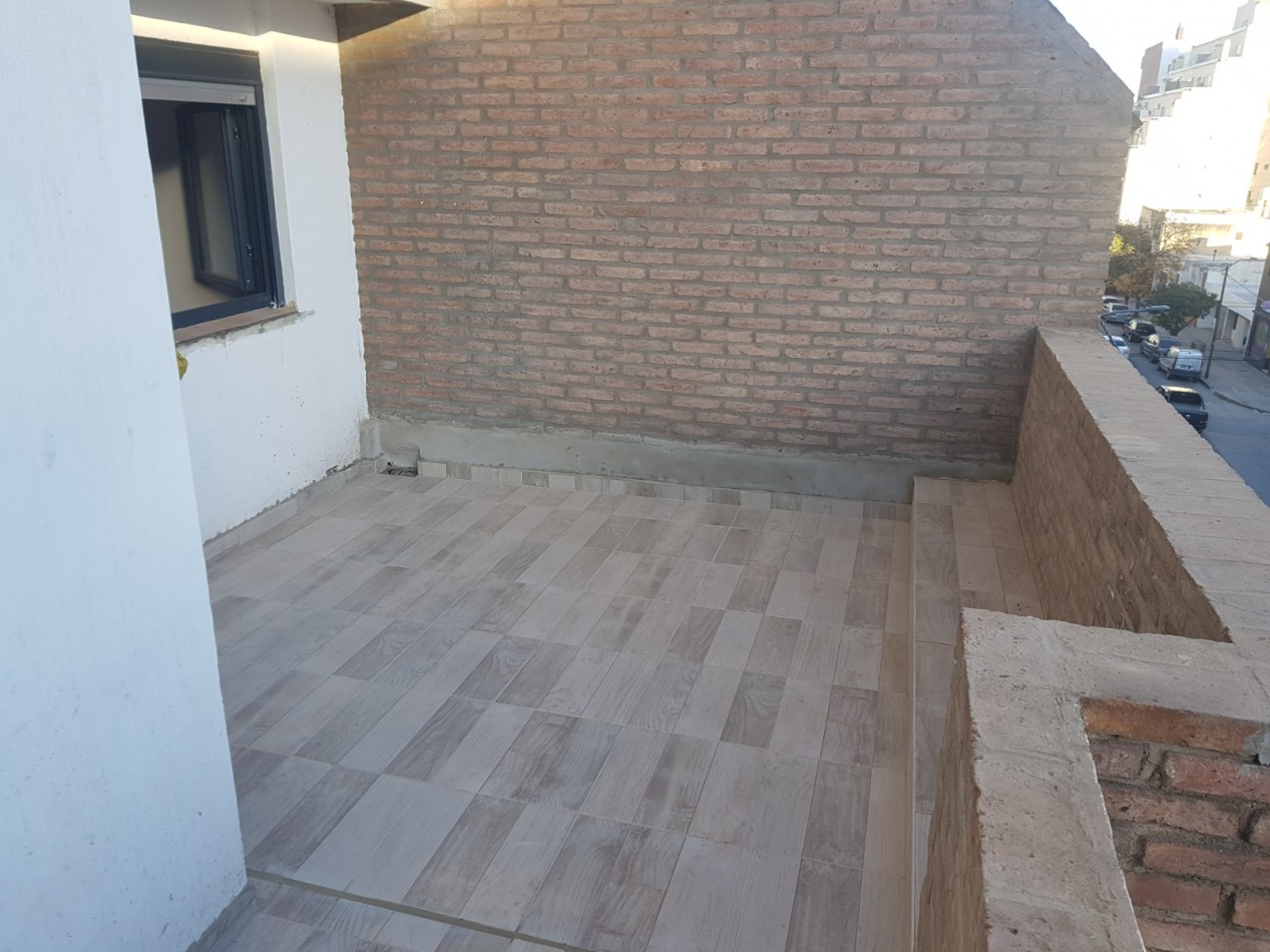 VENTA PISO COMPLETO  2 DORMI CON TERRAZA EN GRAL PAZ 