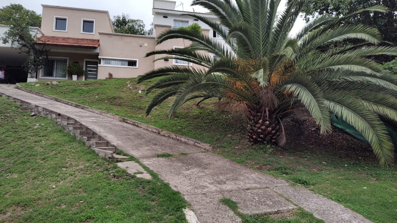 CAMINO AL CUADRADO - VENDO CASA DE 3 DORMITORIOS CON PILETA