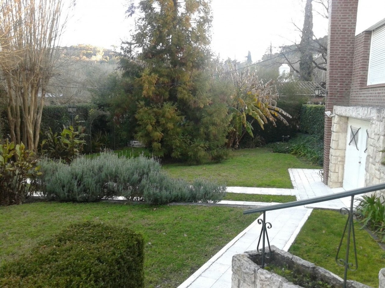 CABANA - VENTA CASA CHALET DE 3 DORMITORIOS CON PILETA.