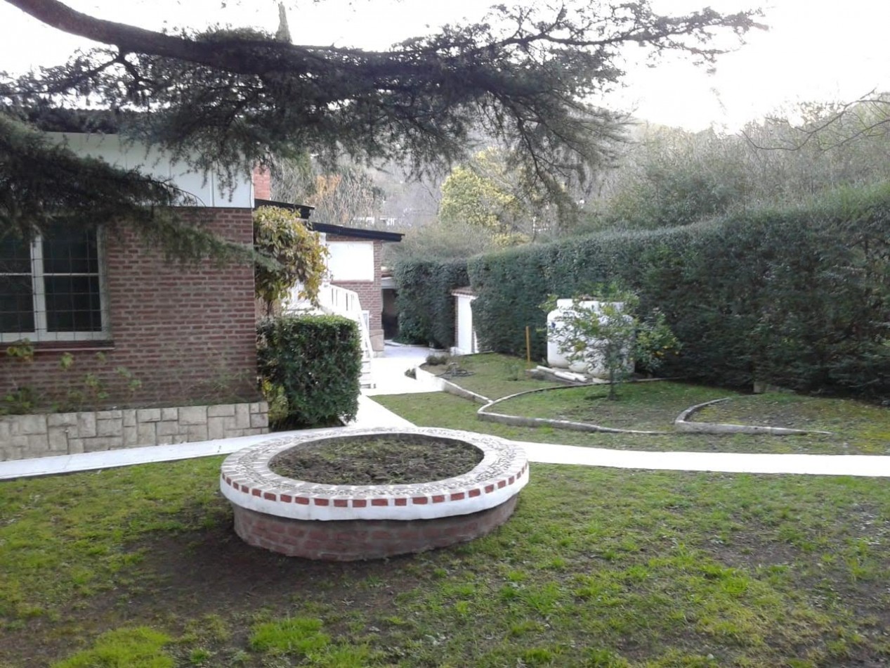 CABANA - VENTA CASA CHALET DE 3 DORMITORIOS CON PILETA.