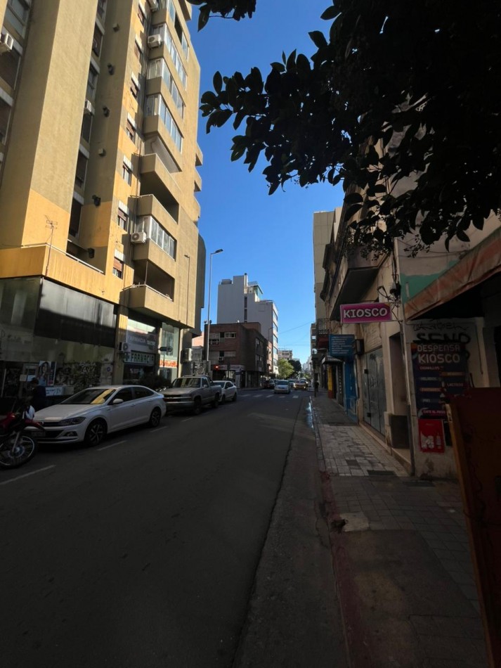LOCAL EN VENTA - CENTRO DE CORDOBA. 