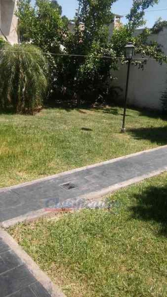 Vendo Casa de 3 dormitorios en B°  Empalme  Apto Bancor Frente A Plaza