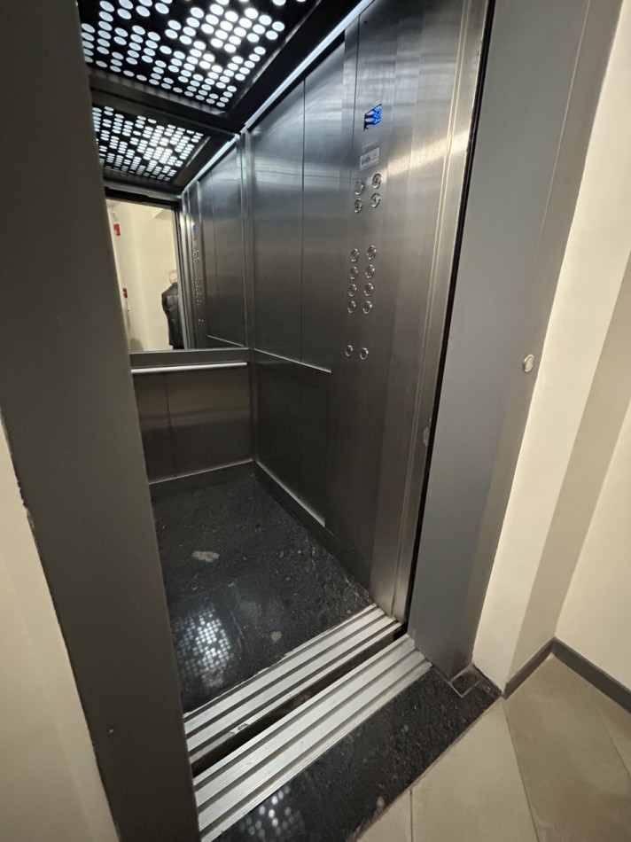 EDIFICIO "BALCONES DEL ABASTO" BARRIO GENERAL PUEYRREDON