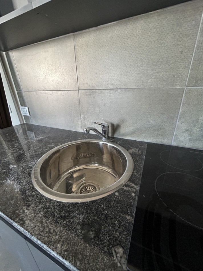 EDIFICIO "BALCONES DEL ABASTO" BARRIO GENERAL PUEYRREDON