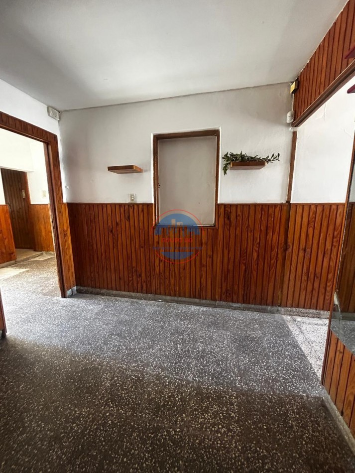CASA EN VENTA DE 3 DORMITORIOS CON PATIO - GENERAL BUSTOS - CORDOBA.