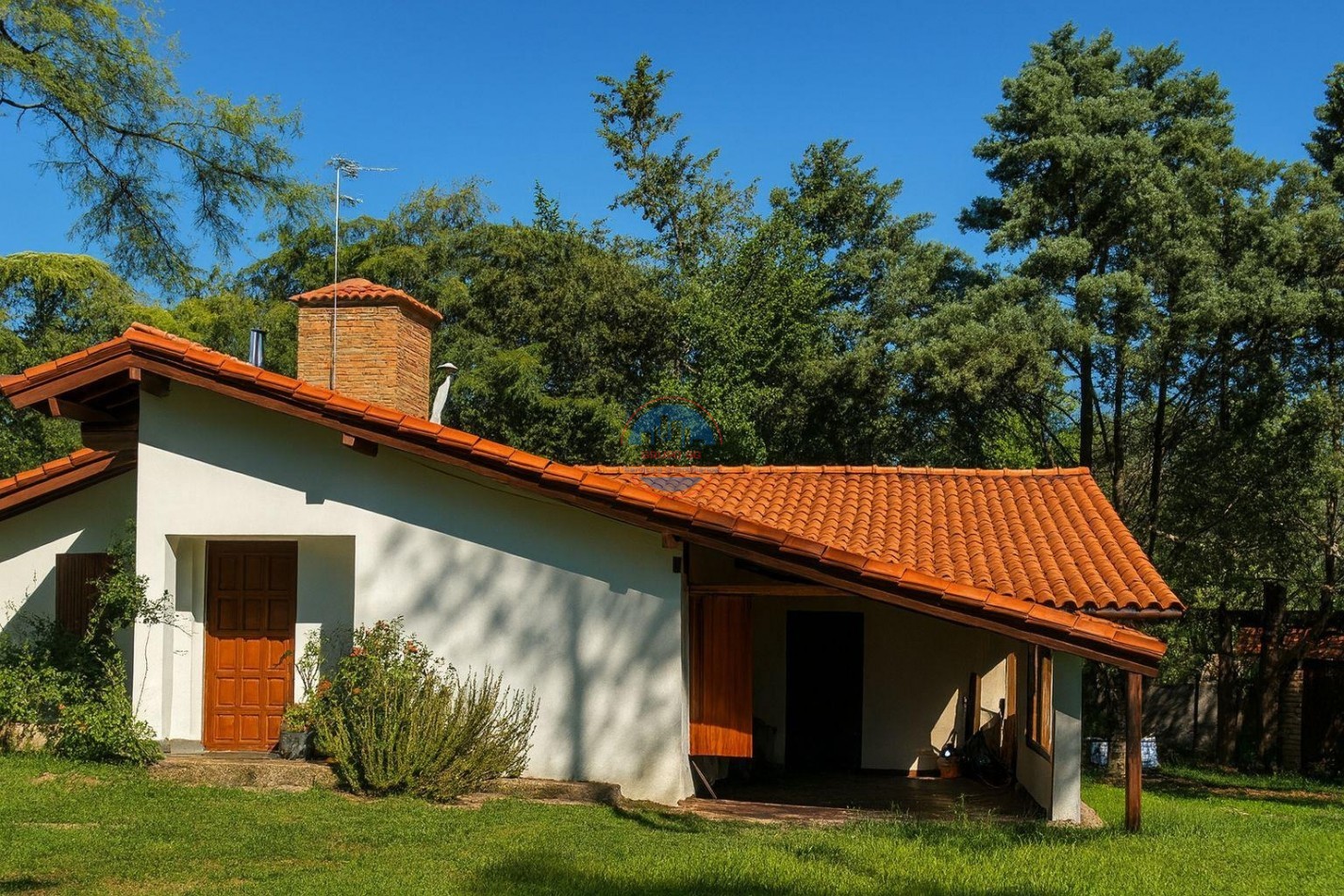 VENTA CASA EN VILLA GRAL BELGRANO CON PISCINA 