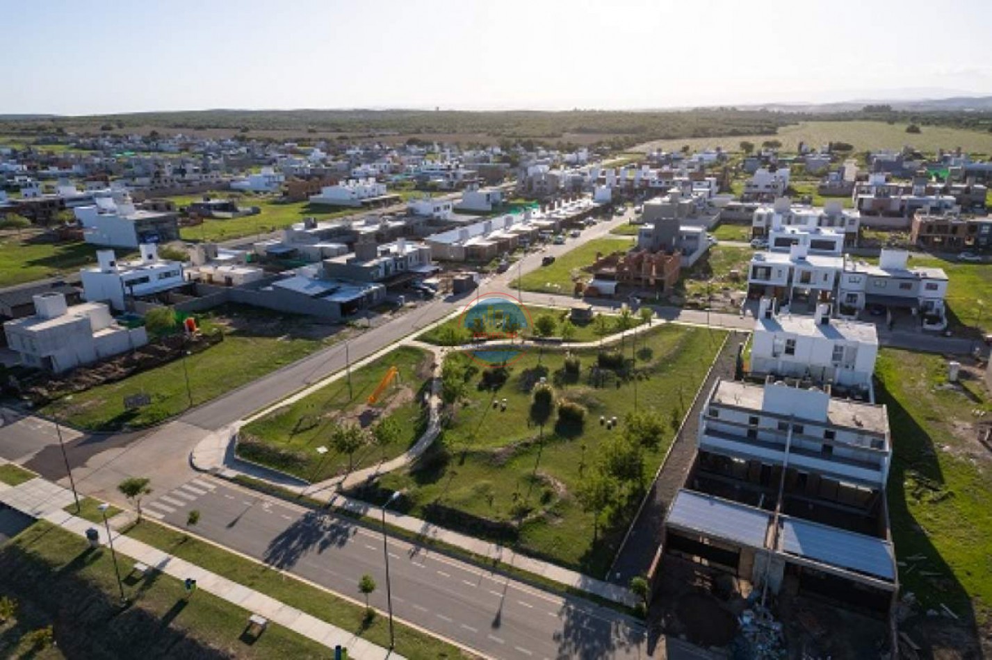 TERRENO EN VENTA DOCTA CENTRAL CON TODOS LOS SERVICIOS - Grupo SG