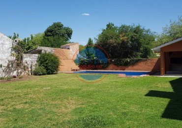 RECTA MARTINOLLI - CASA EN VENTA 4 DORMITORIOS CON PILETA.